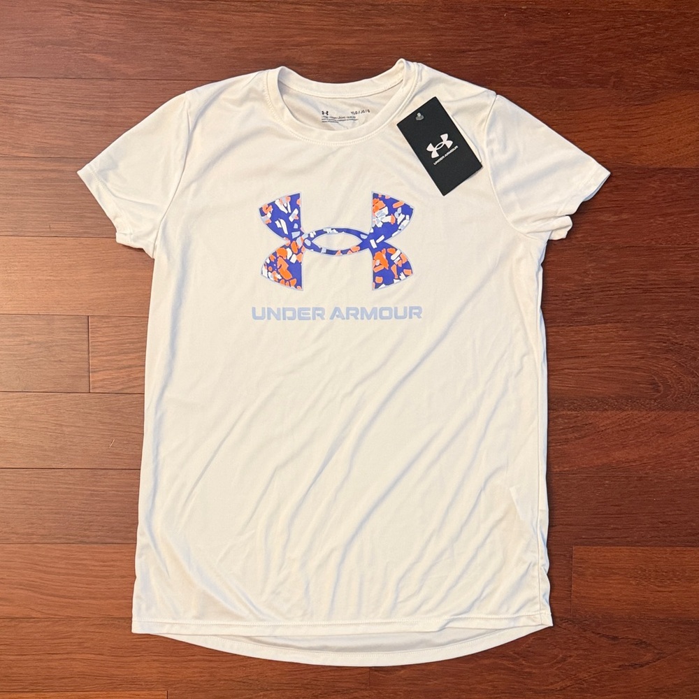 ⭐️ Under Armour Girls Large Shirt